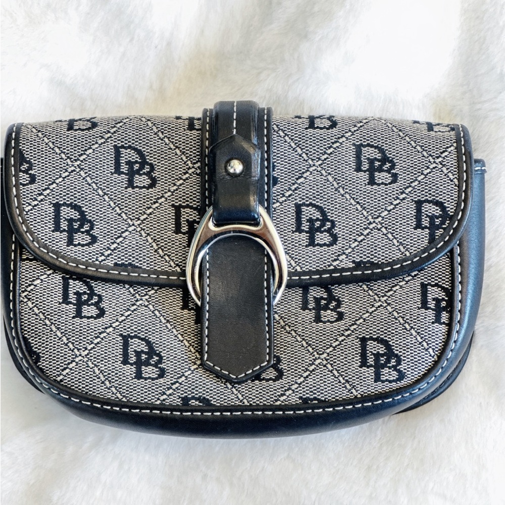 Dooney & Bourke Wristlet Black and Gray MISSING STRAP